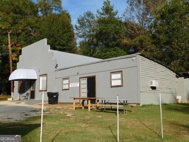 1806 Us Highway 29 West Point GA 31833