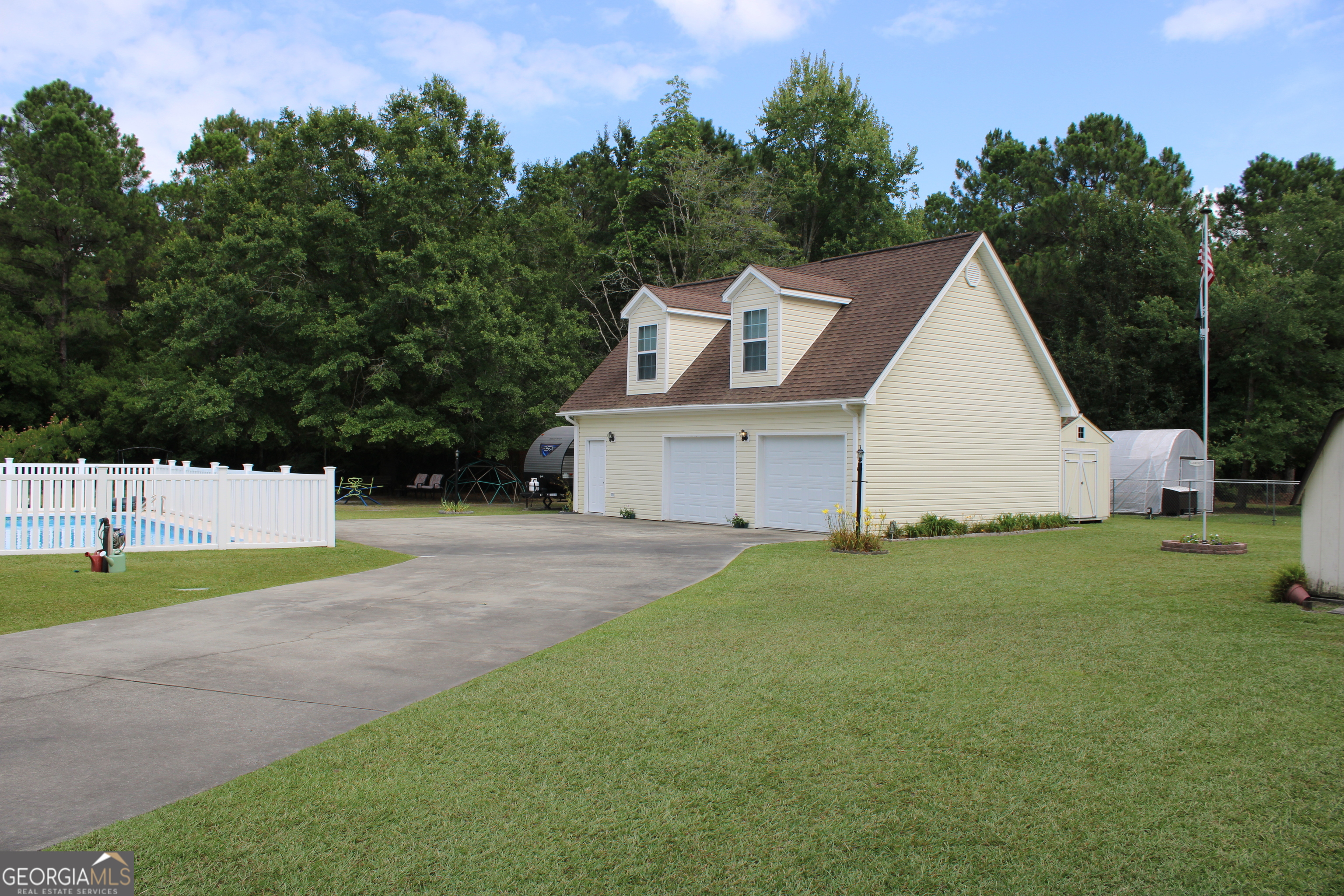 407 Deer Run Road Ellabell GA 31308