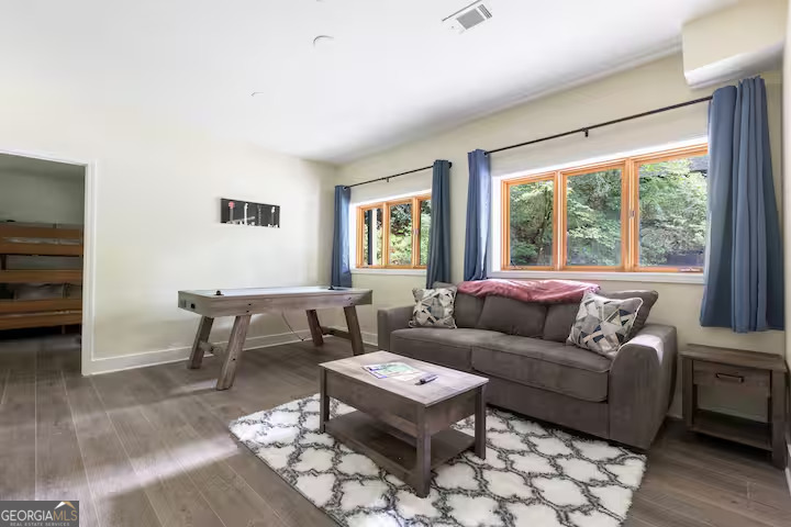 258 Ber Weg Helen GA 30545