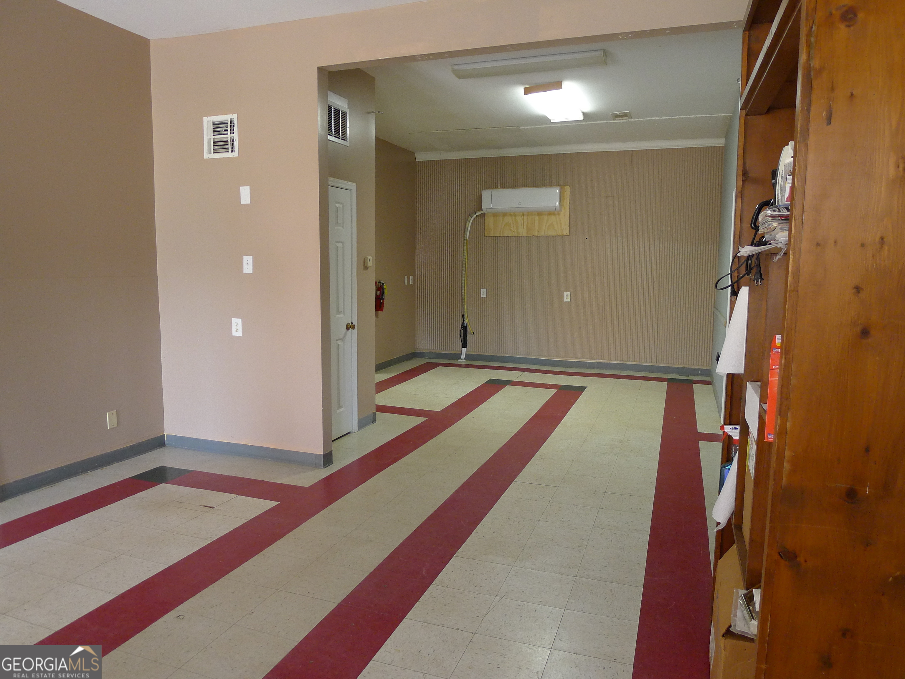 100 W Main Street Lavonia GA 30553