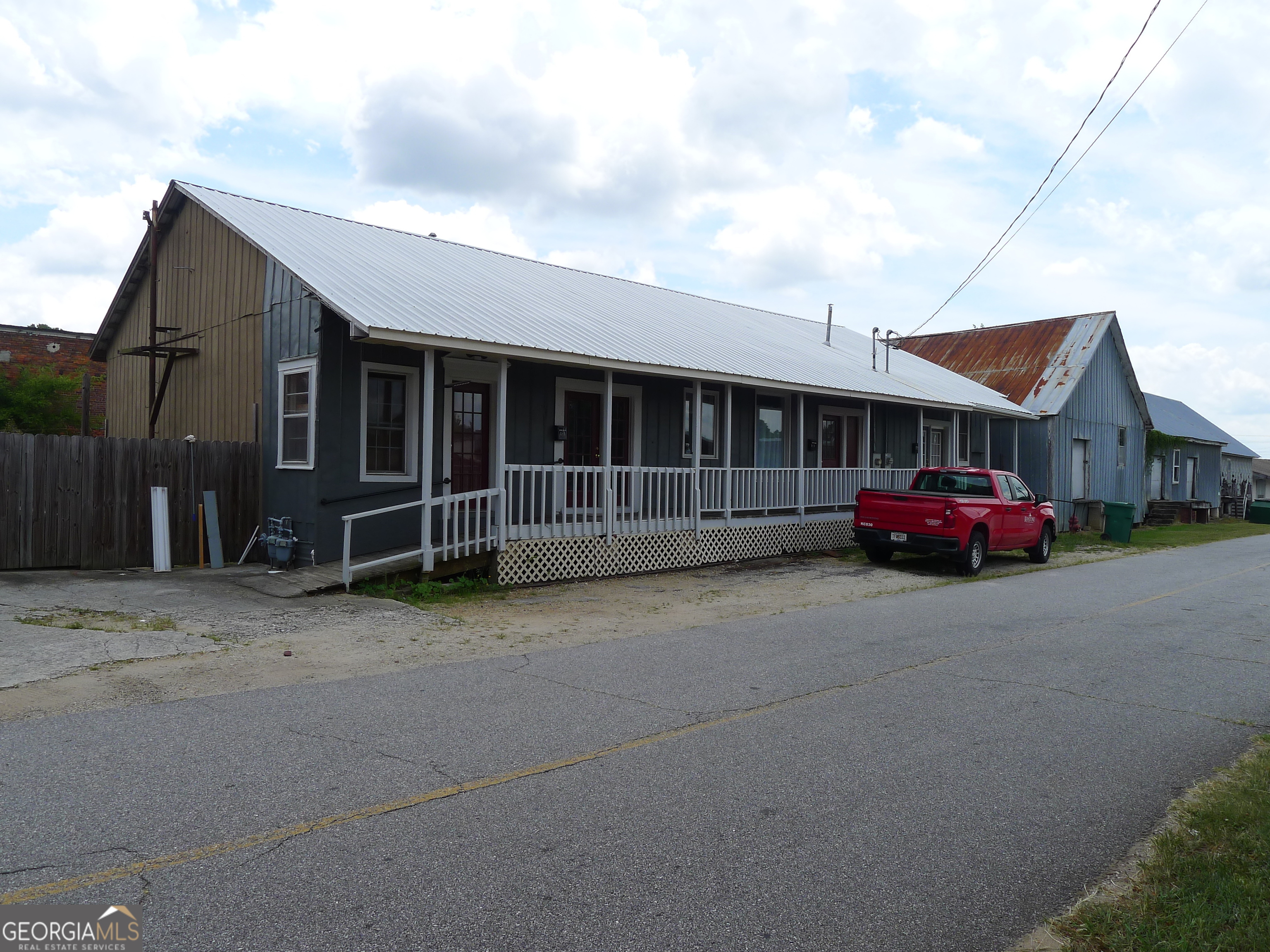 100 W Main Street Lavonia GA 30553