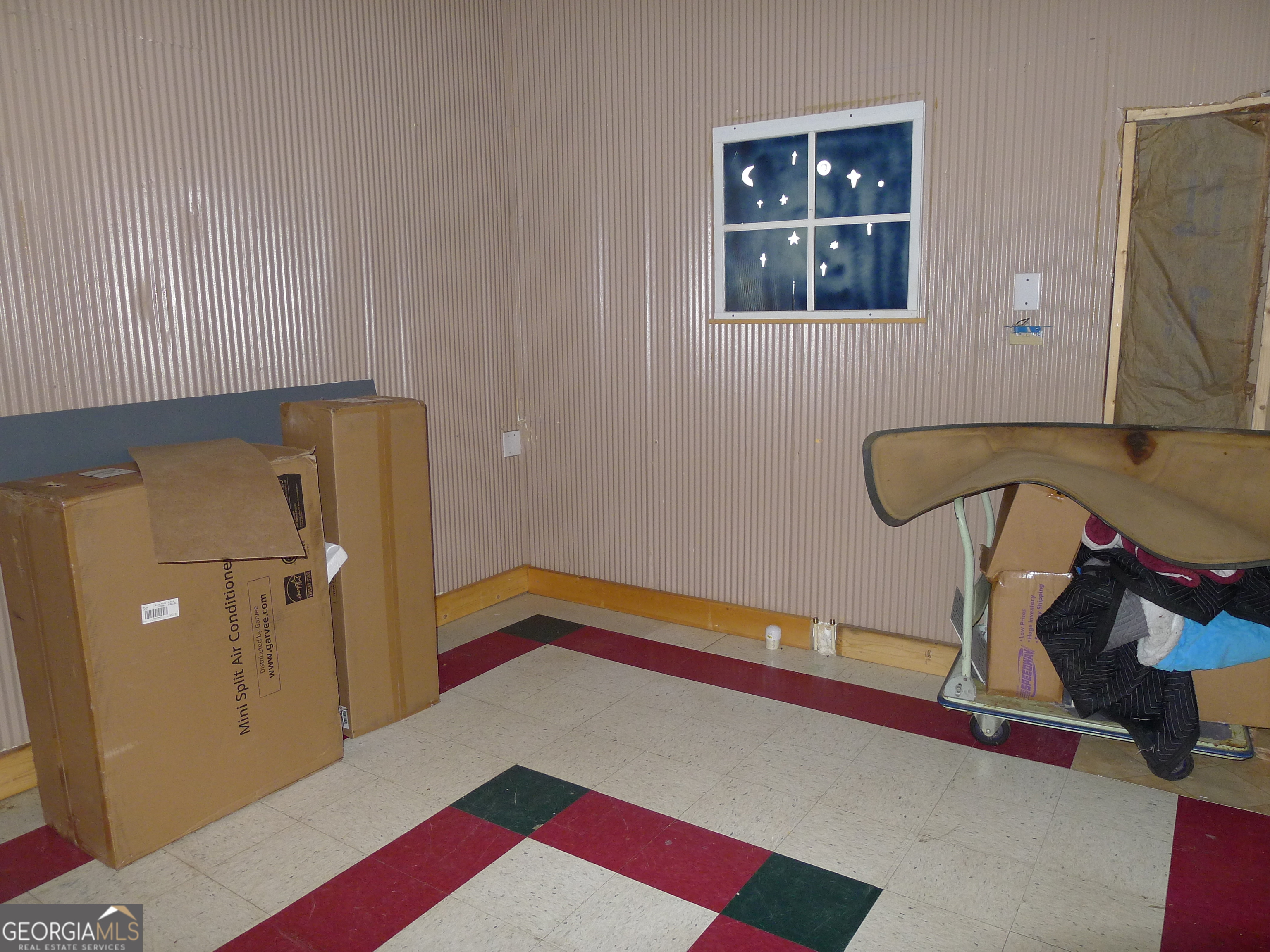 100 W Main Street Lavonia GA 30553