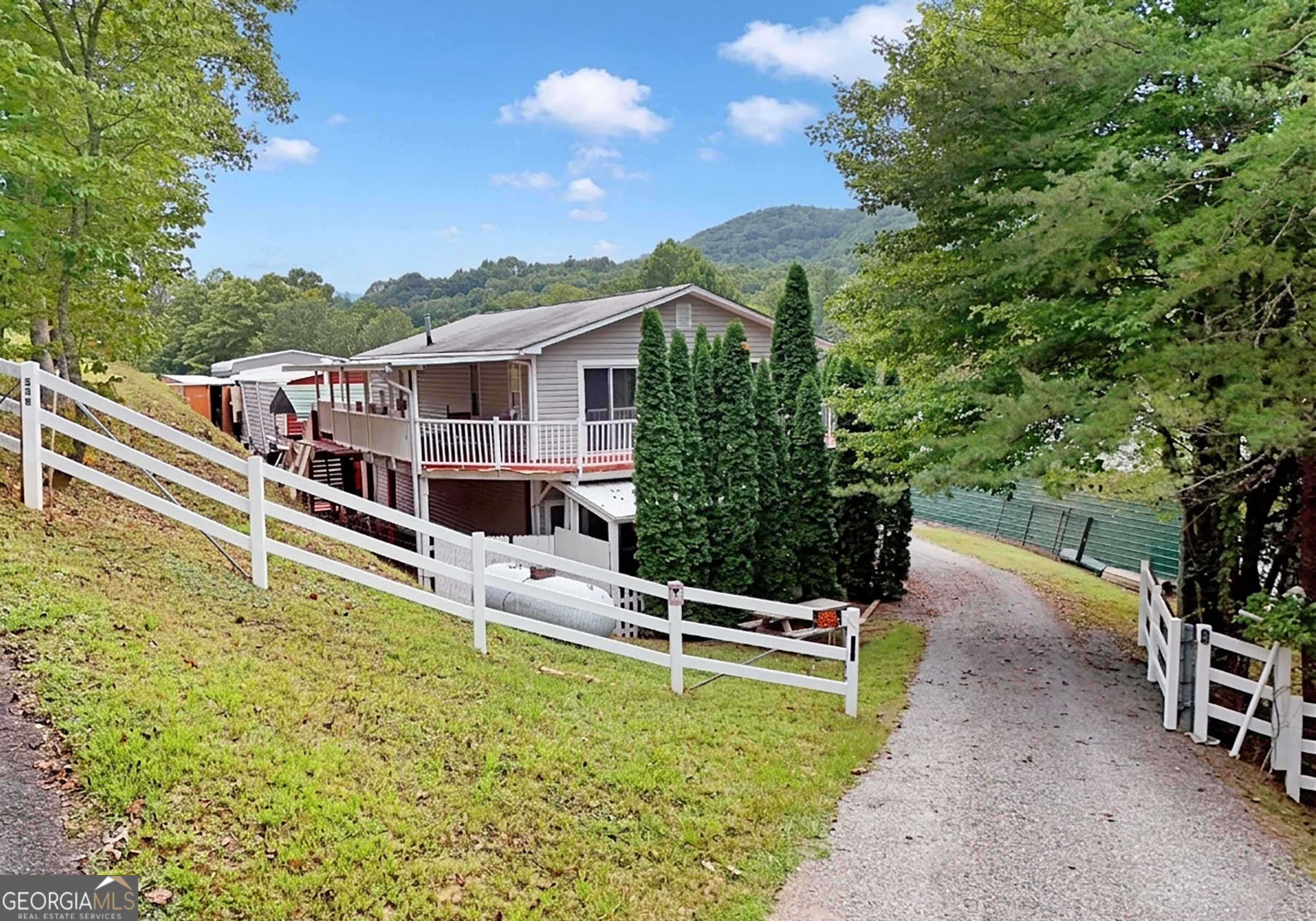 501 Sunnyside Shores Road Hiawassee GA 30546
