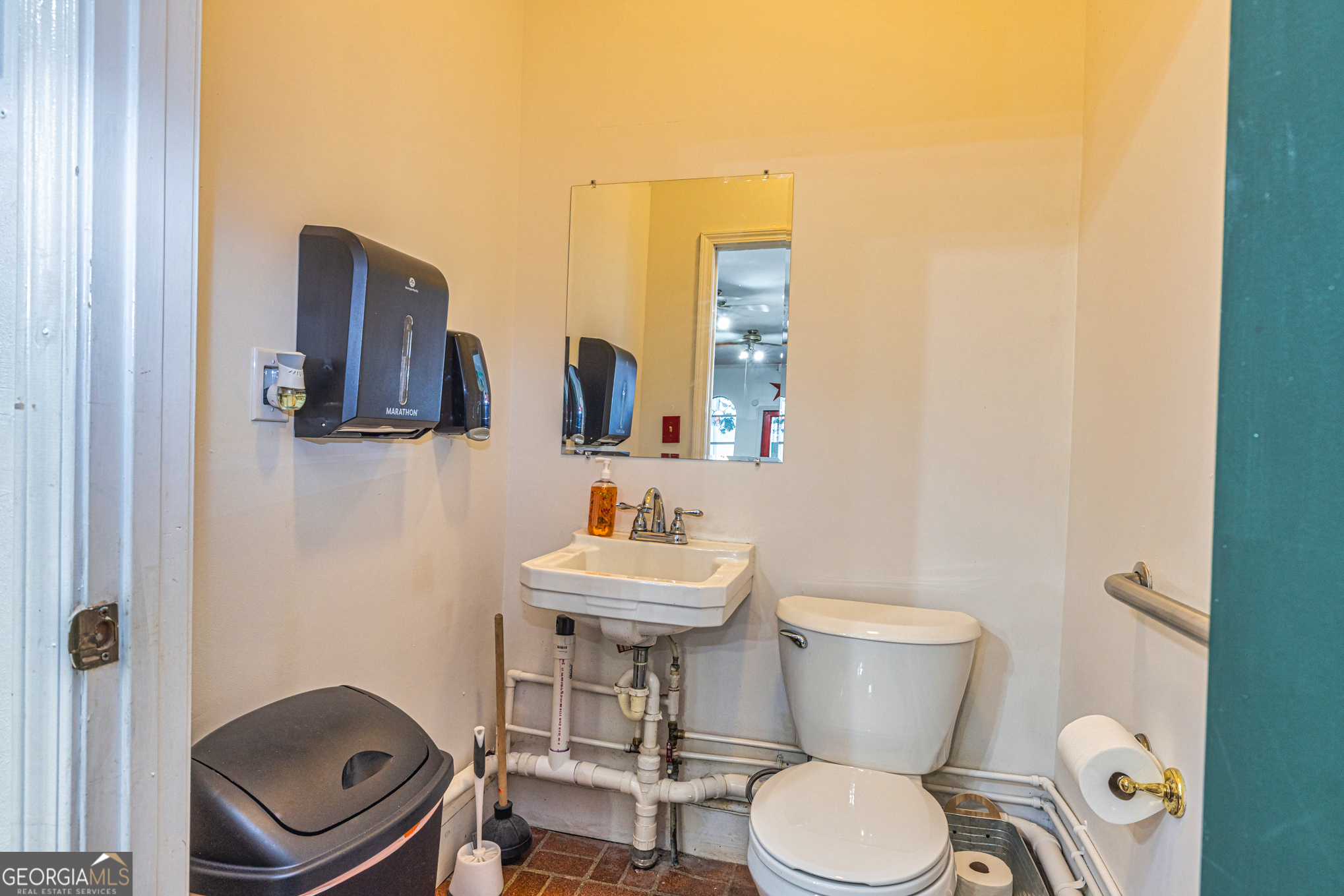 15 E Broad Street Newnan GA 30263