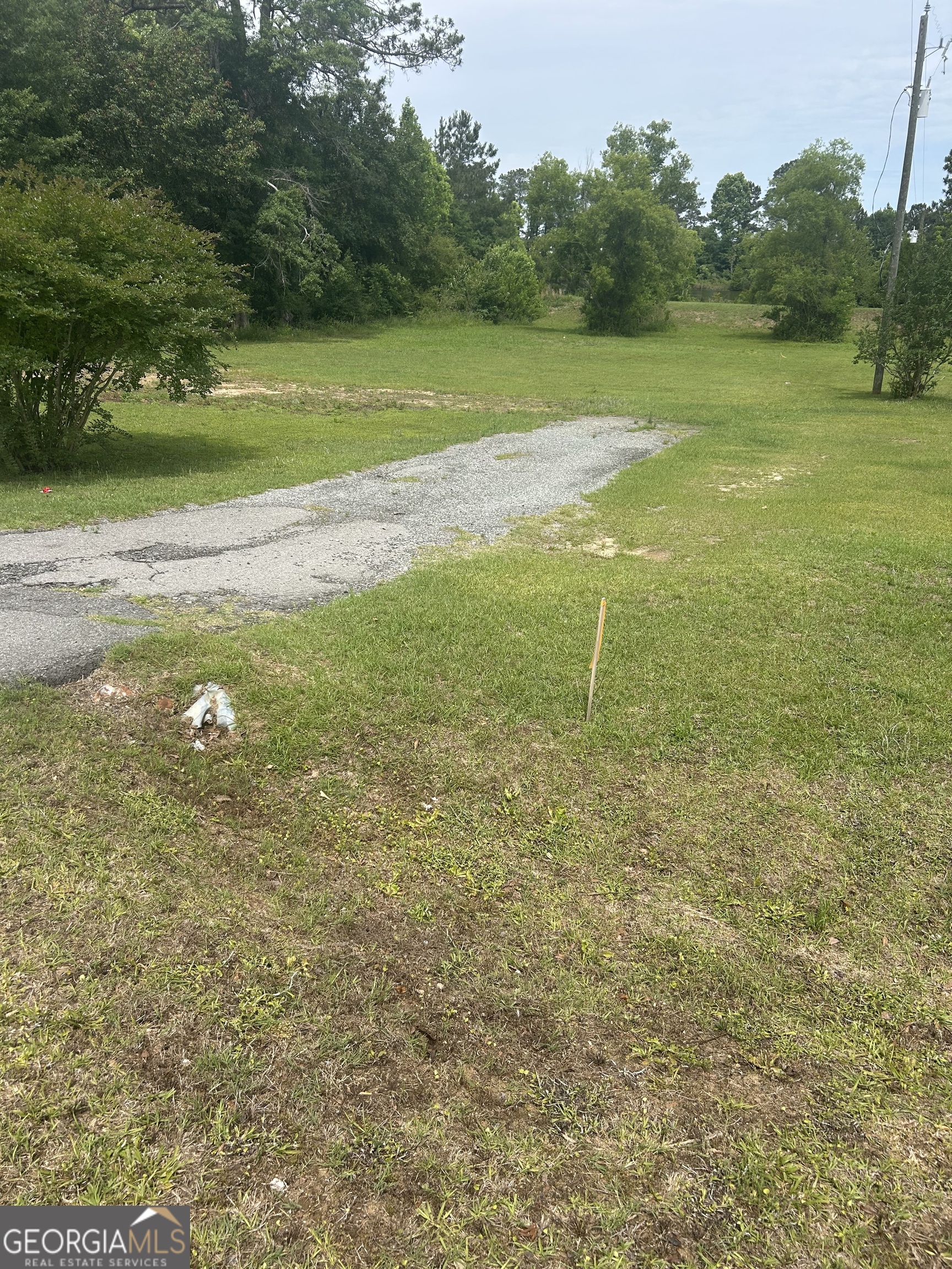1277 Ga Hwy-112 Cochran GA 31014