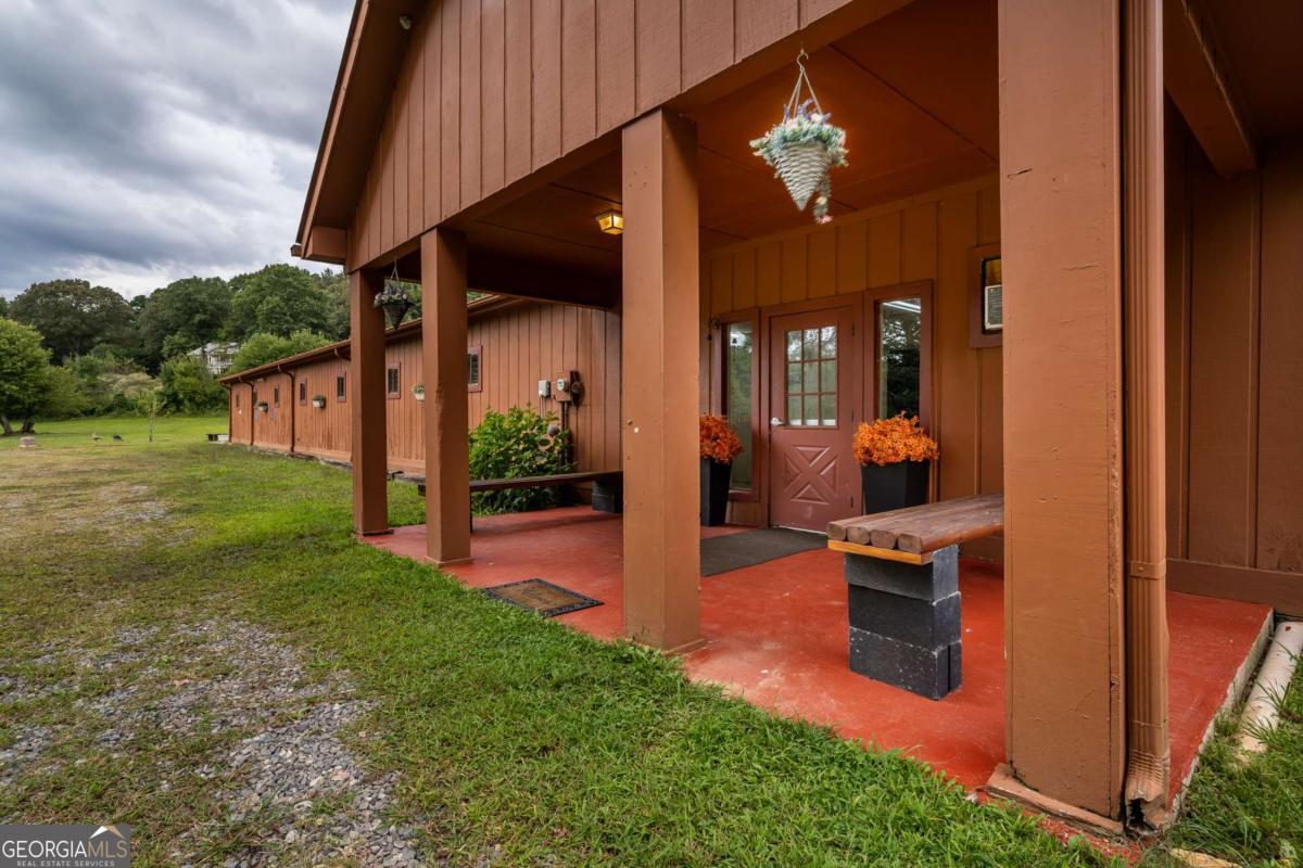 86 Stable Gate Drive Blairsville GA 30512