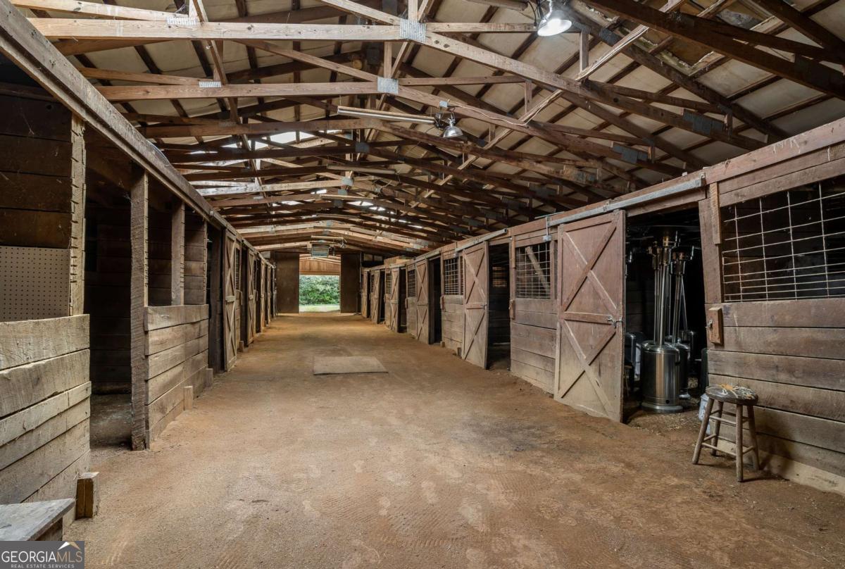 86 Stable Gate Drive Blairsville GA 30512