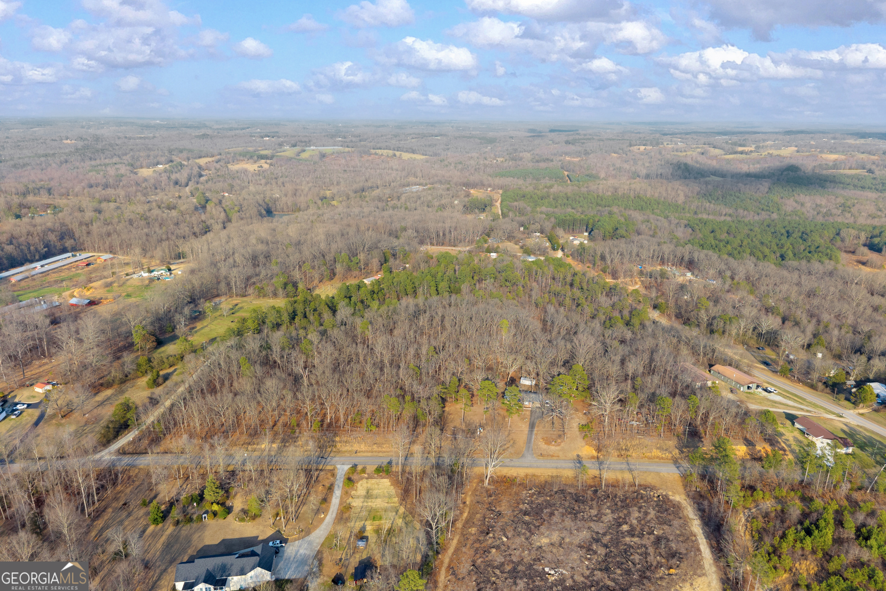 2122 Hunters Creek Road Carnesville GA 30521