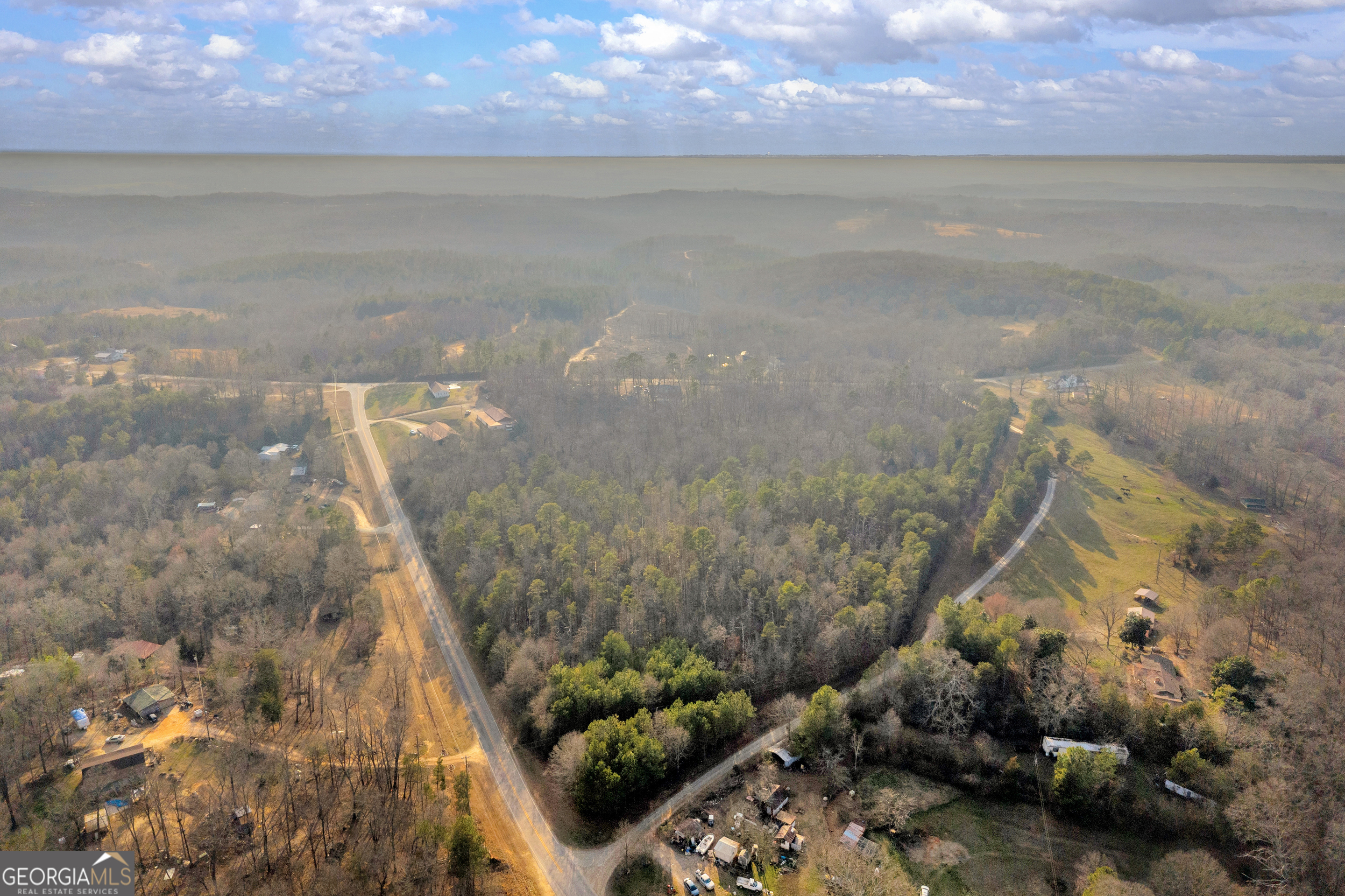 2122 Hunters Creek Road Carnesville GA 30521
