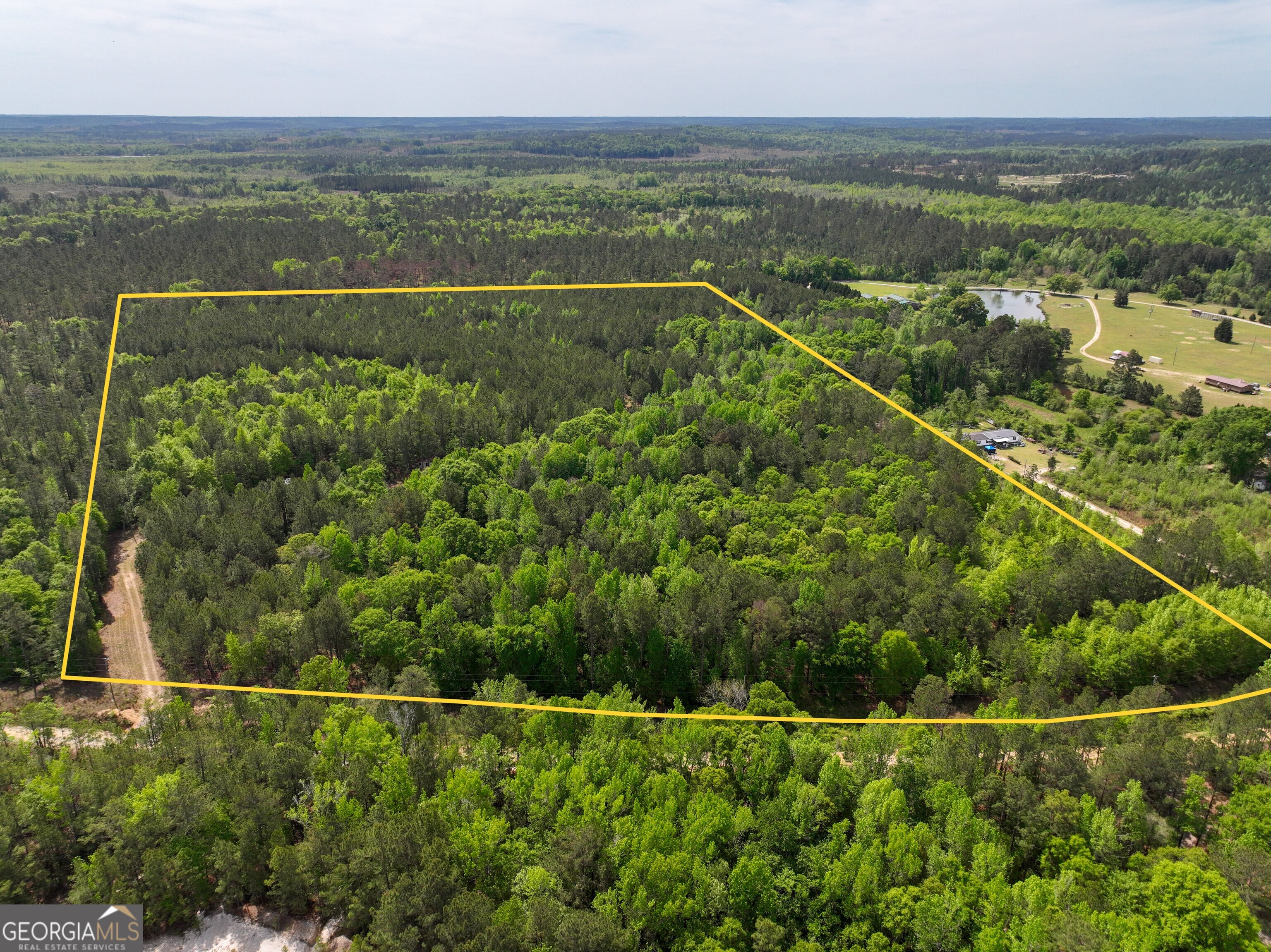 563 Bellhouse Road Gordon GA 31031