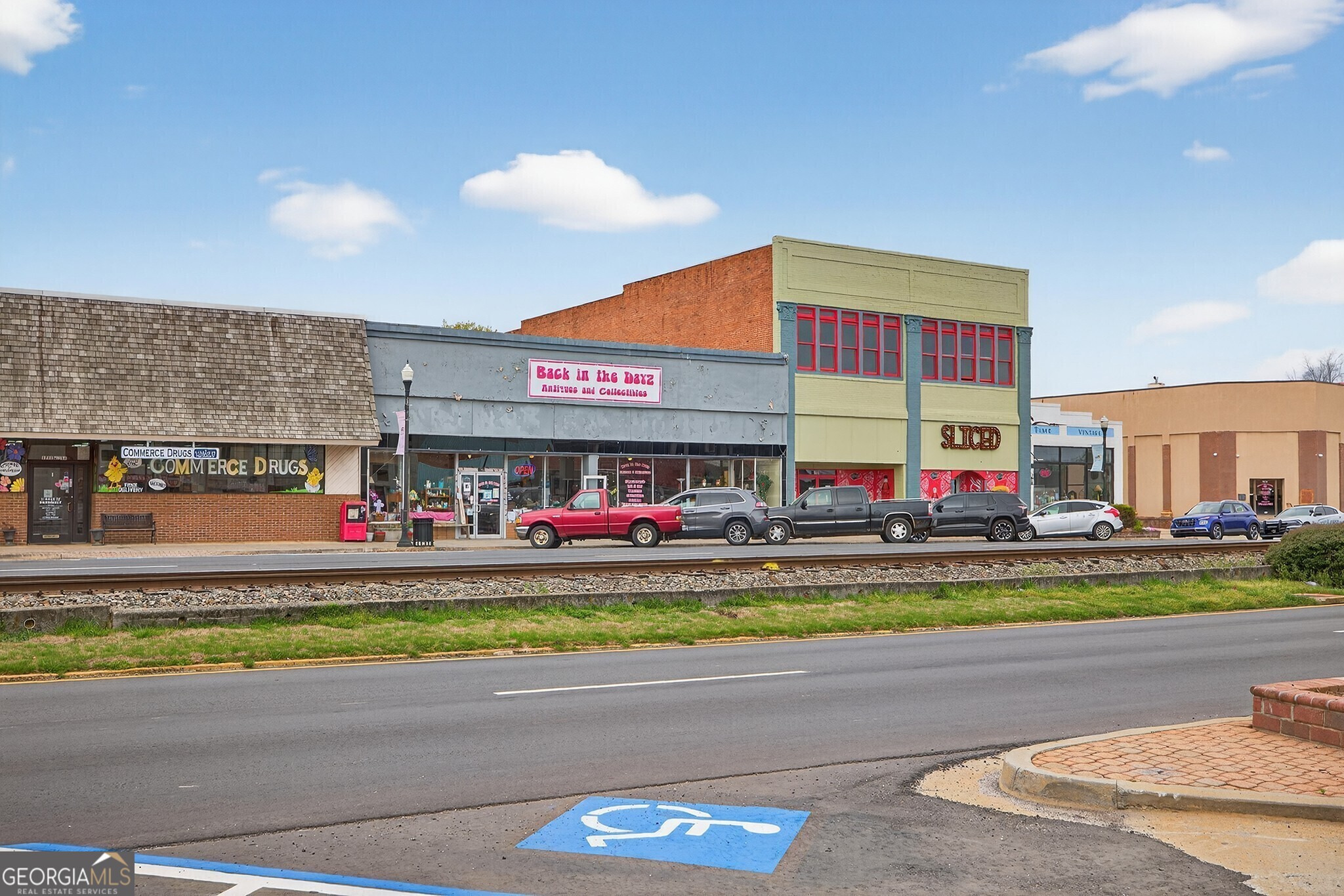 696 530 Madison Street Commerce GA 30529