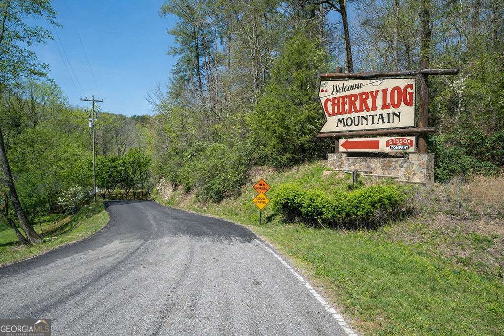 94 Cherry Lake Court Blue Ridge GA 30513