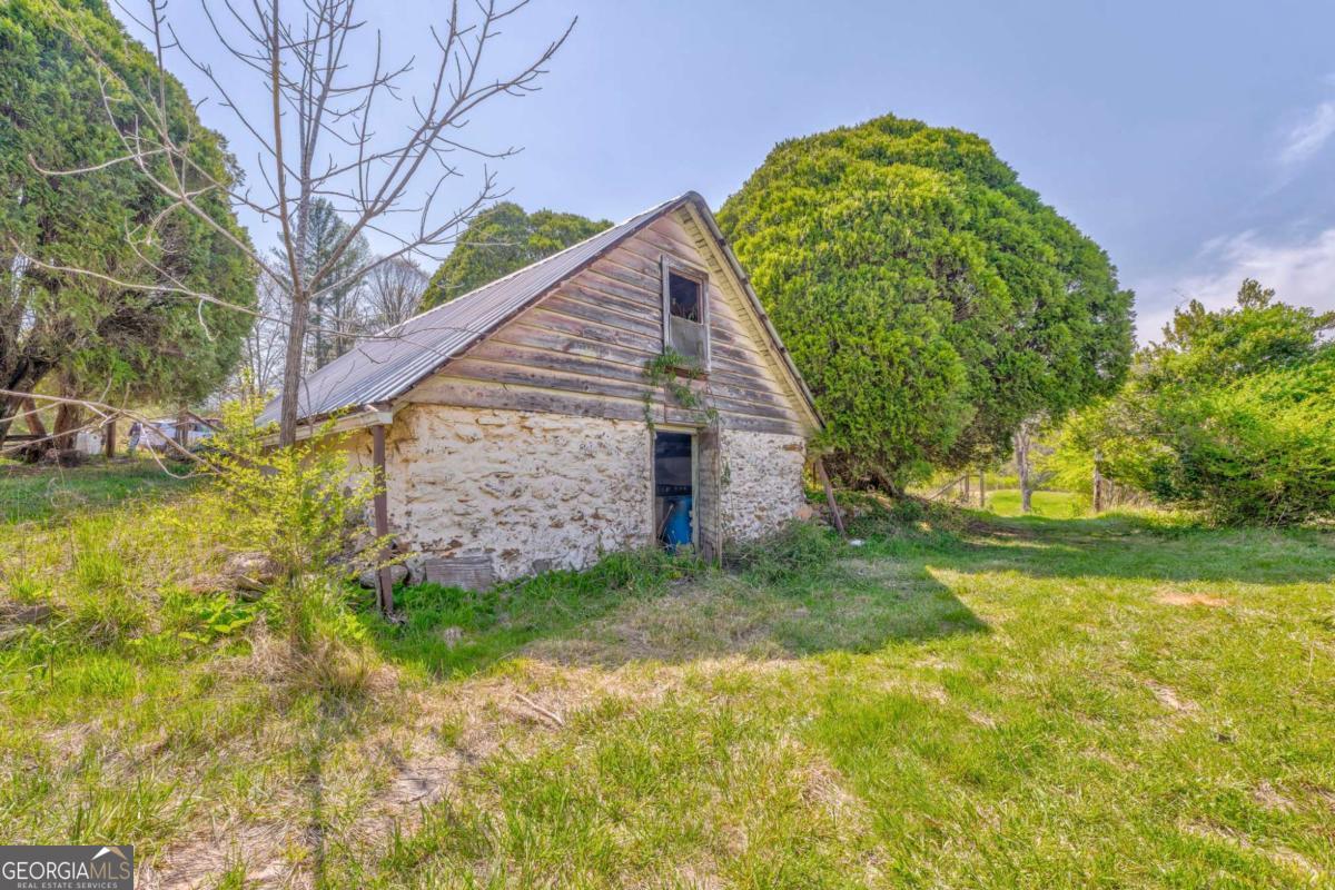 365 Waters Road Mccaysville GA 30555