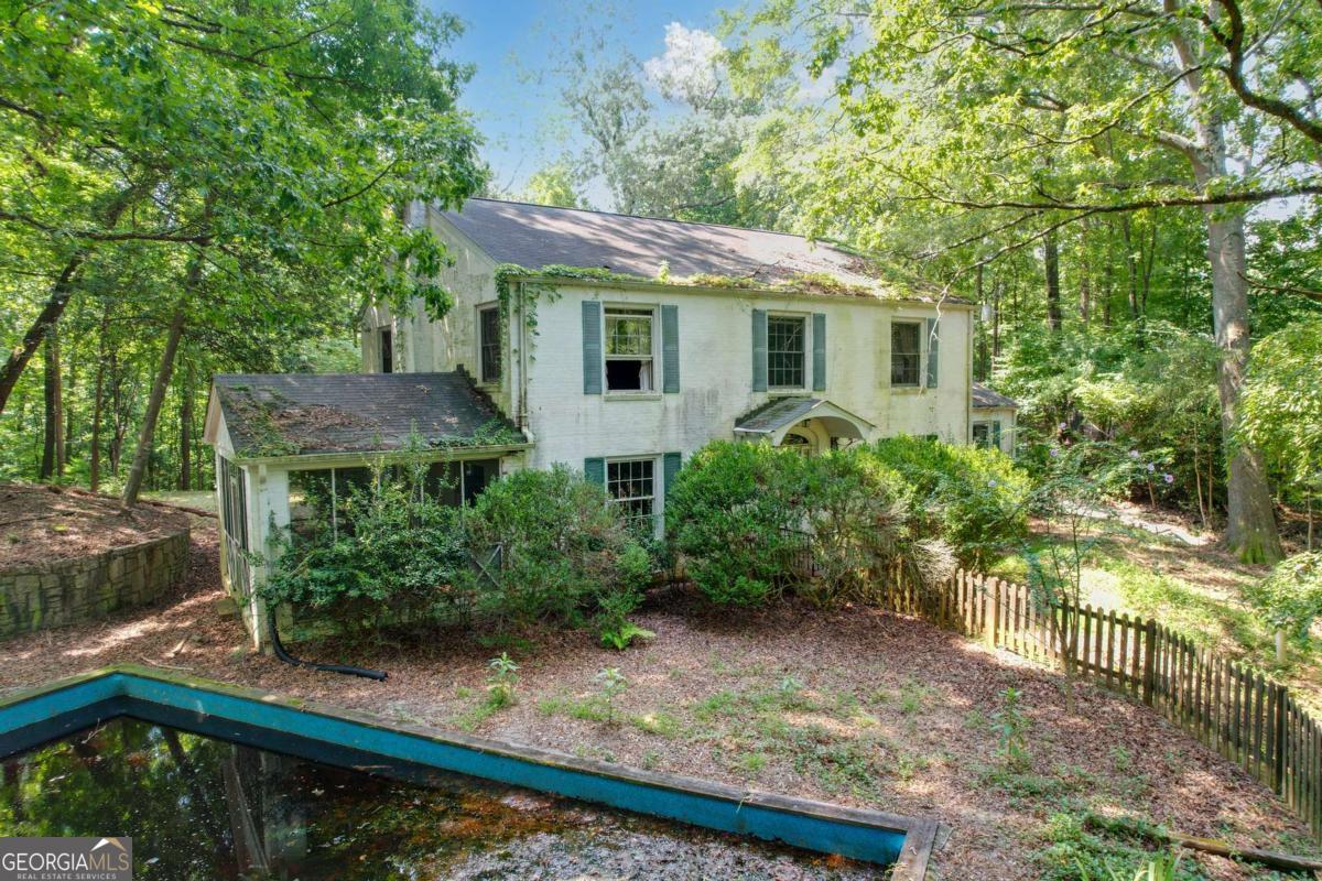 1700 W Paces Ferry Road NW Atlanta GA 30327