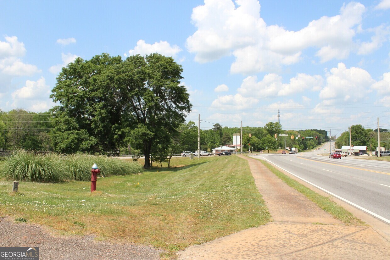 5246 Us Highway 441 S Nicholson GA 30565