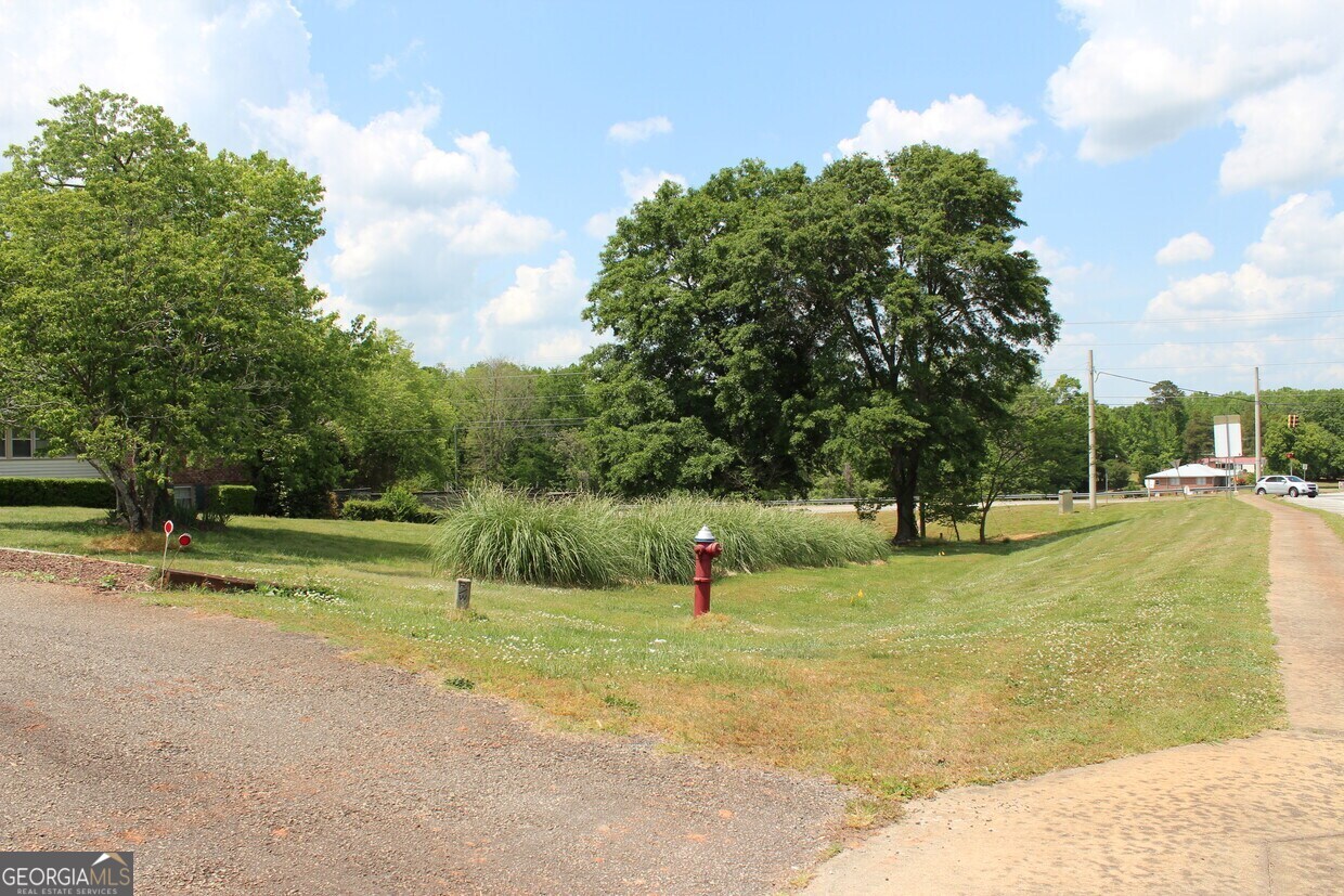 5246 Us Highway 441 S Nicholson GA 30565