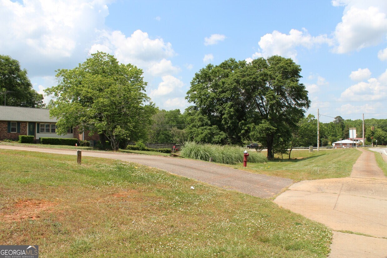 5246 Us Highway 441 S Nicholson GA 30565