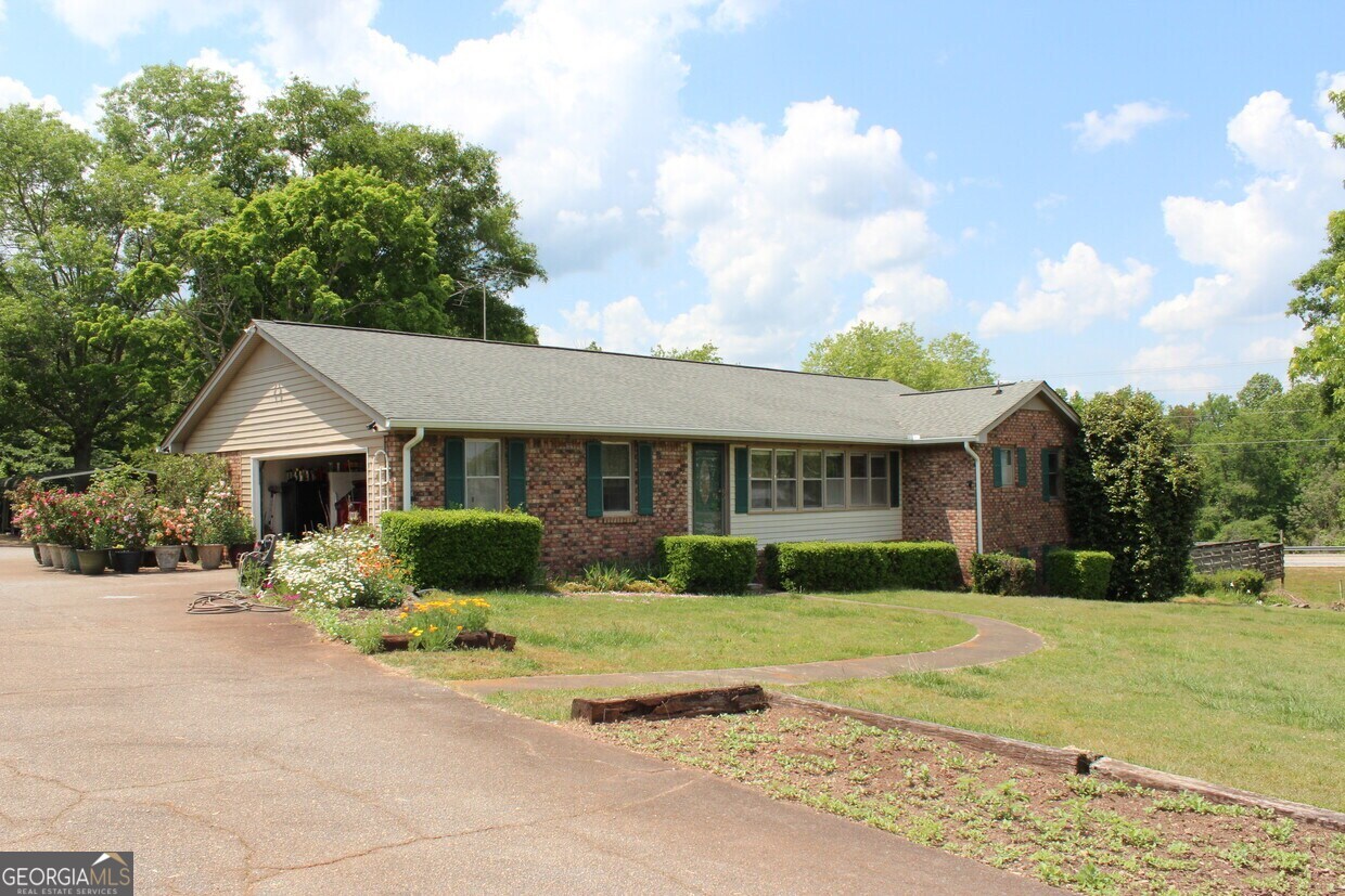 5246 Us Highway 441 S Nicholson GA 30565