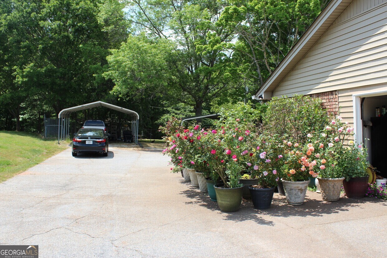 5246 Us Highway 441 S Nicholson GA 30565