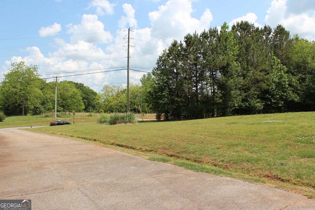 5246 Us Highway 441 S Nicholson GA 30565