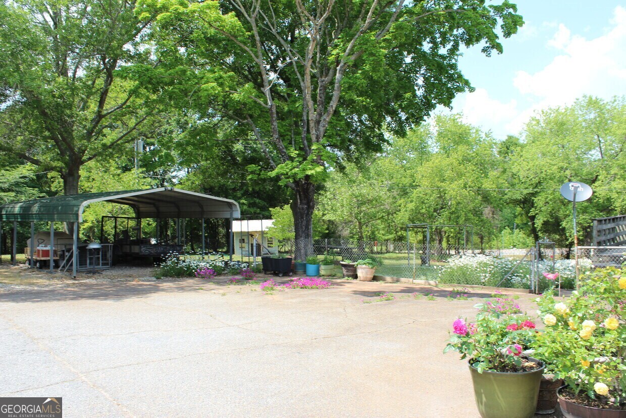 5246 Us Highway 441 S Nicholson GA 30565