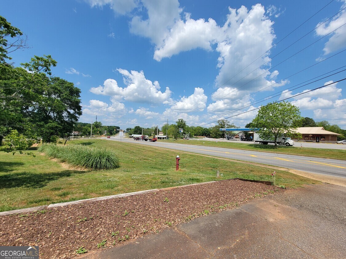 5246 Us Highway 441 S Nicholson GA 30565