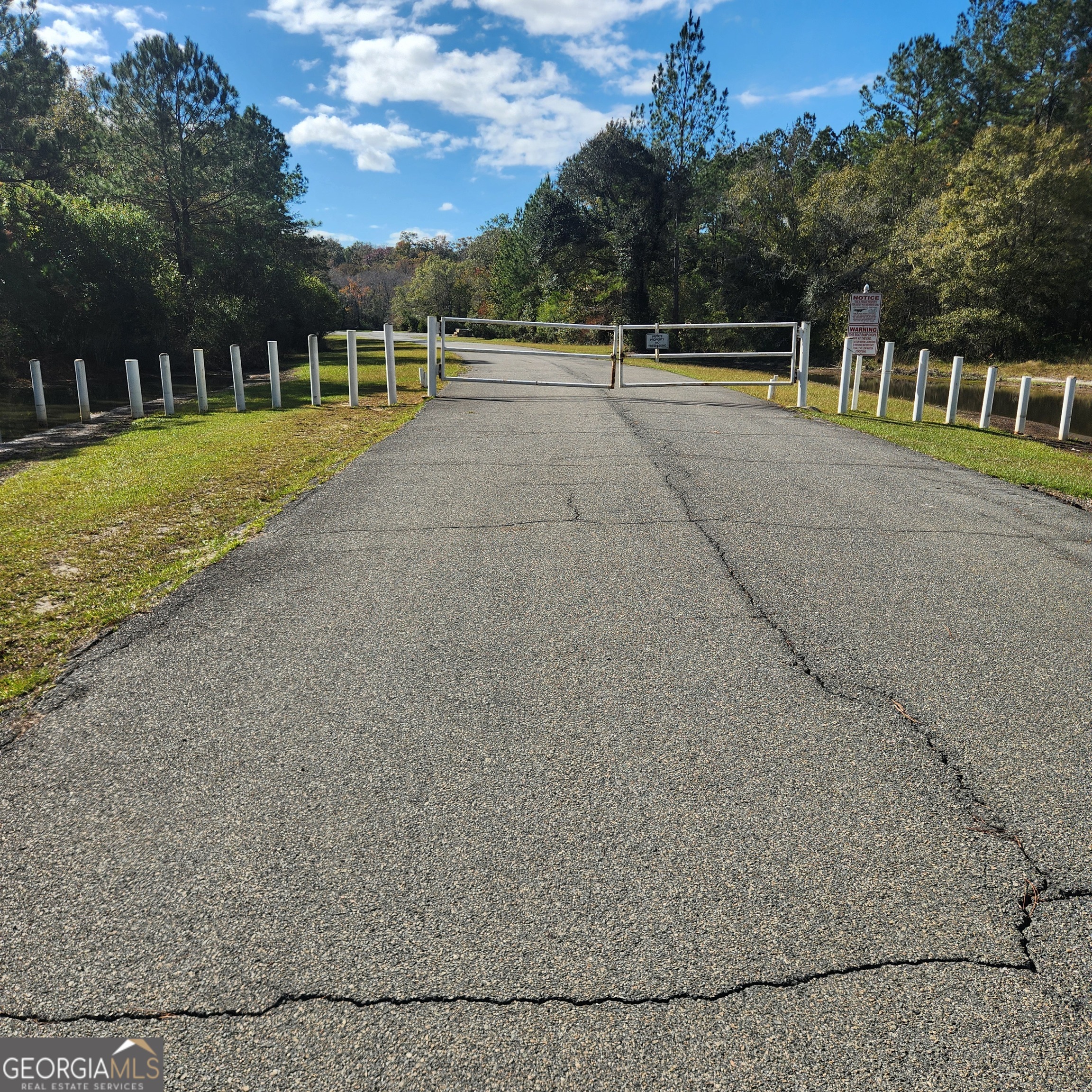 559 Lake Deborah Drive Folkston GA 31537