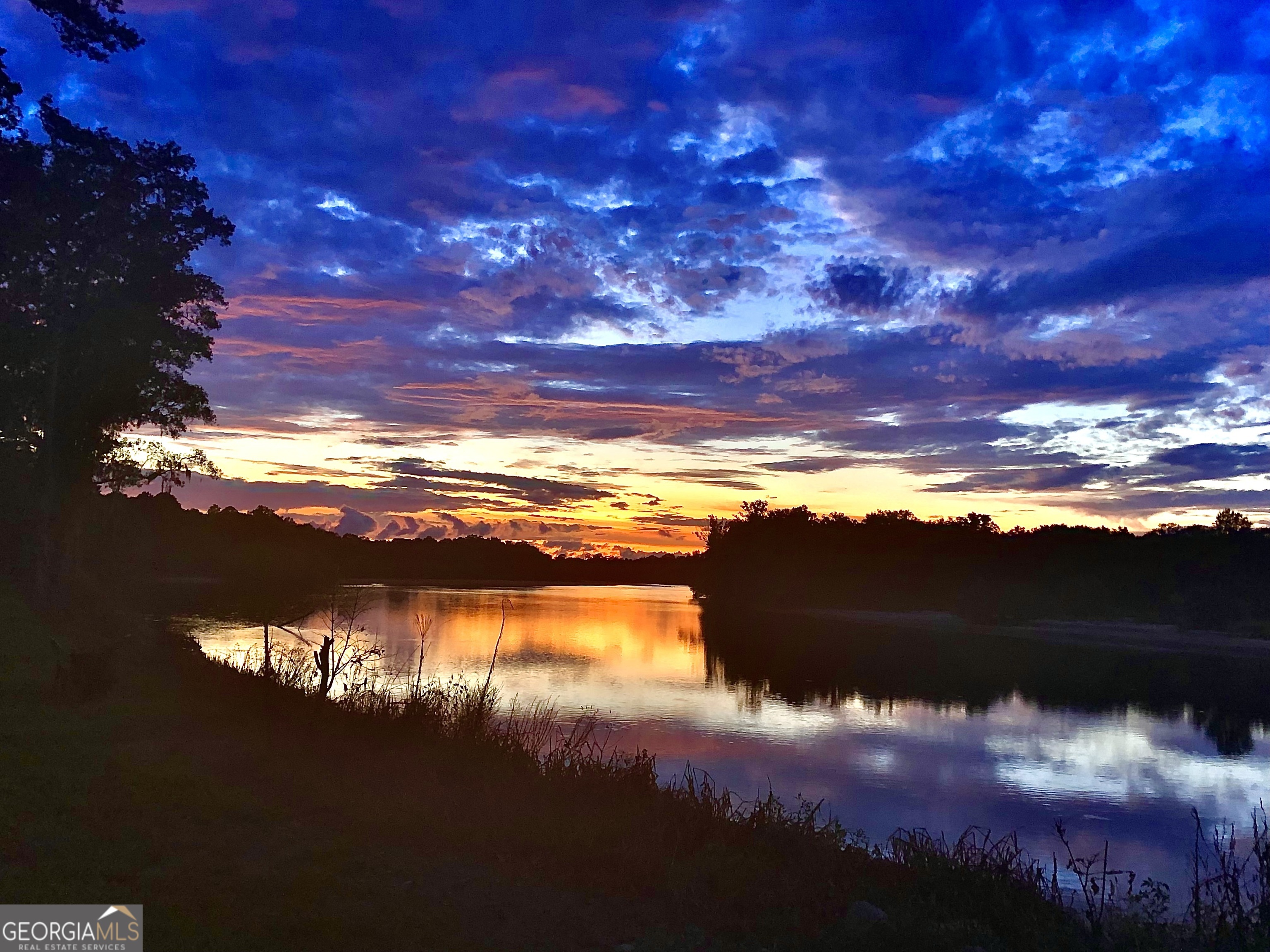 1564 Eagles Point Surrency GA 31563