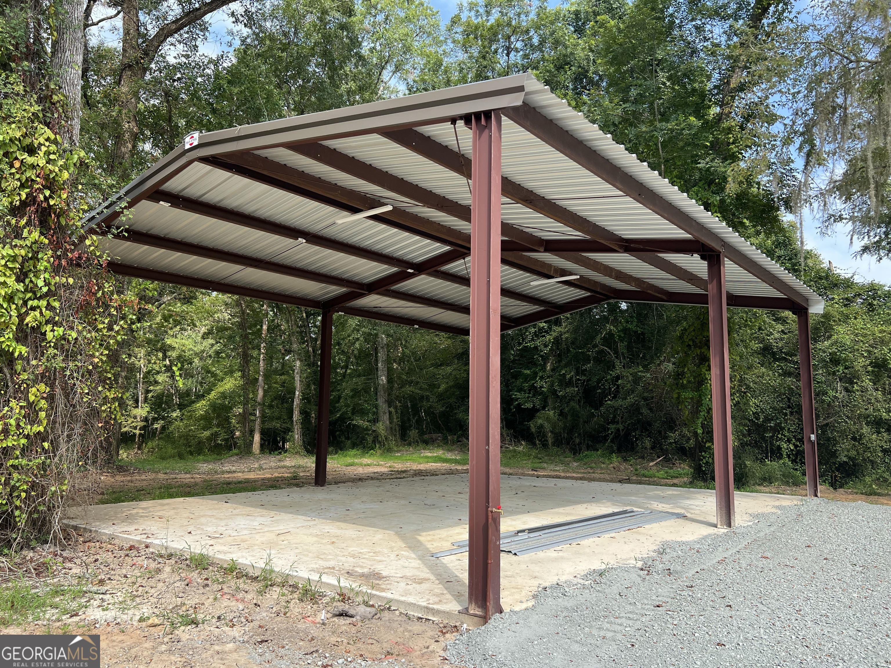 1564 Eagles Point Surrency GA 31563