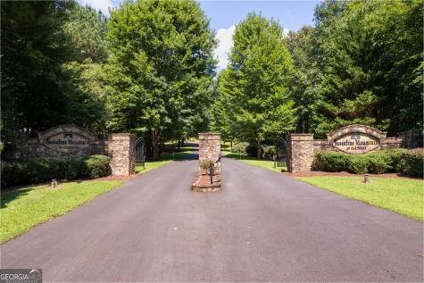 9 Foxpaw Leaf Court East Ellijay GA 30536