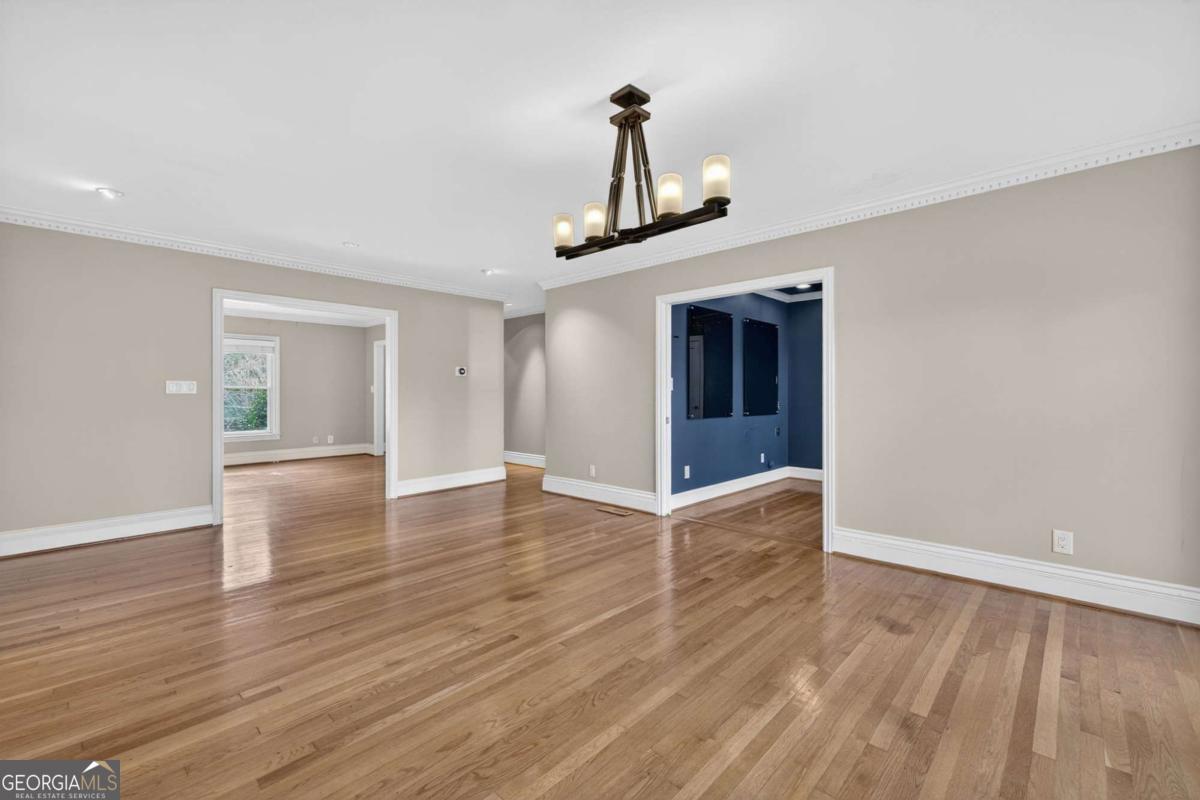 1040 Lindridge Drive NE Atlanta GA 30324