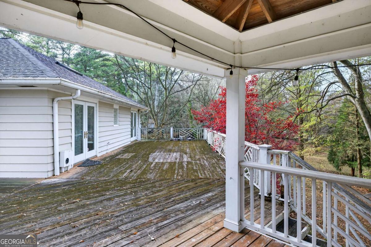 1040 Lindridge Drive NE Atlanta GA 30324