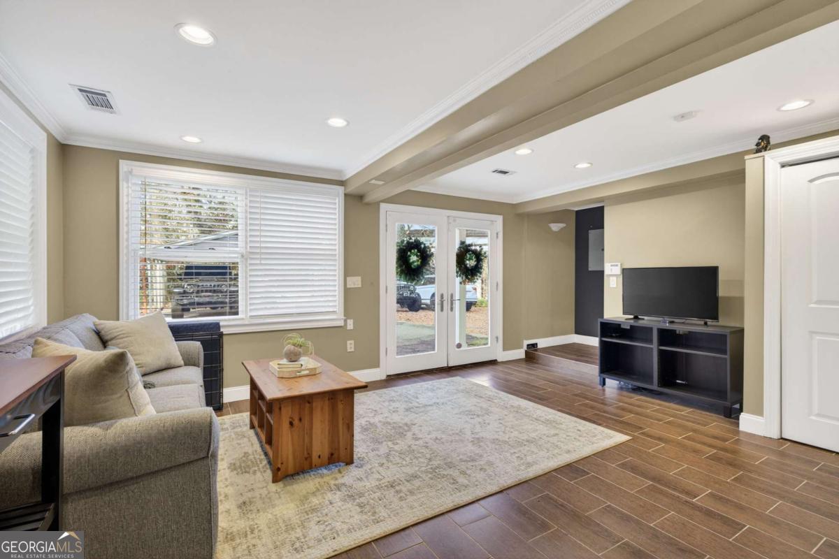 1040 Lindridge Drive NE Atlanta GA 30324