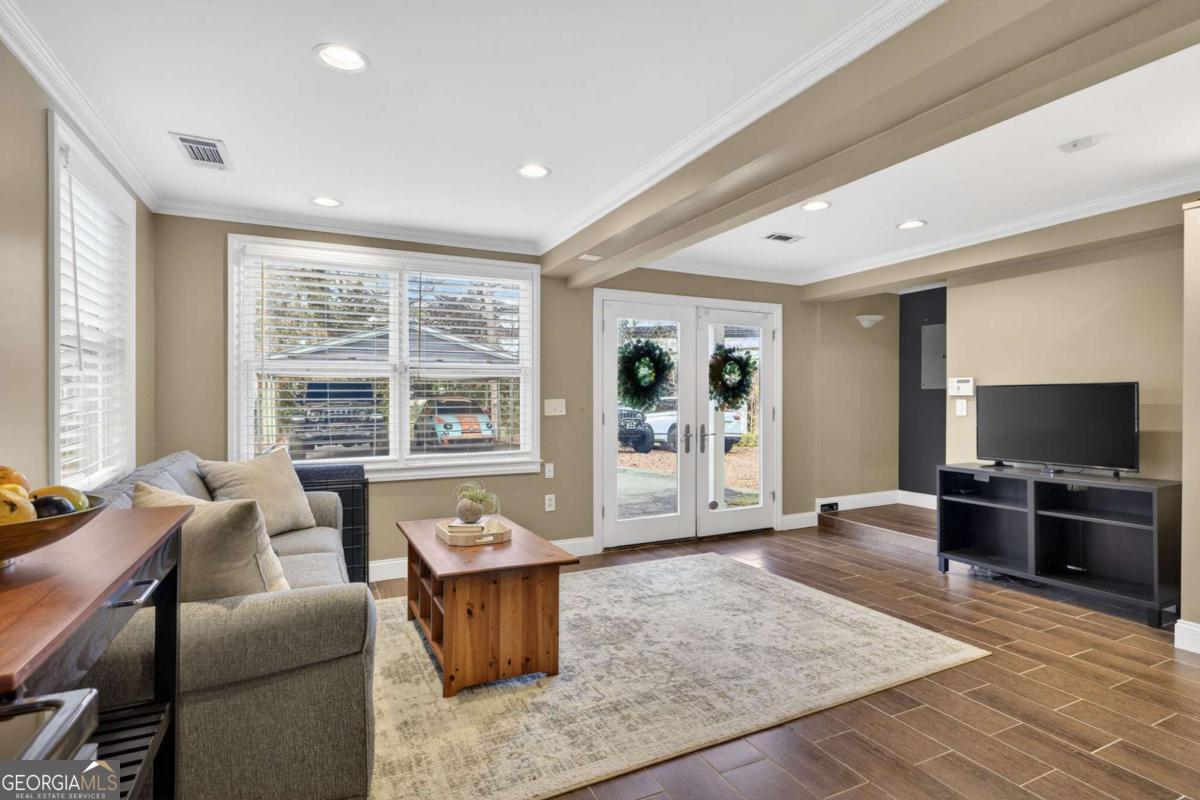 1040 Lindridge Drive NE Atlanta GA 30324