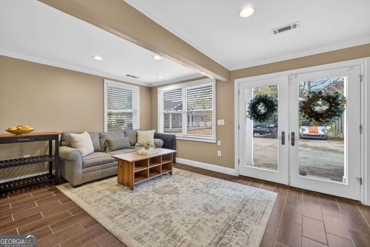 1040 Lindridge Drive NE Atlanta GA 30324