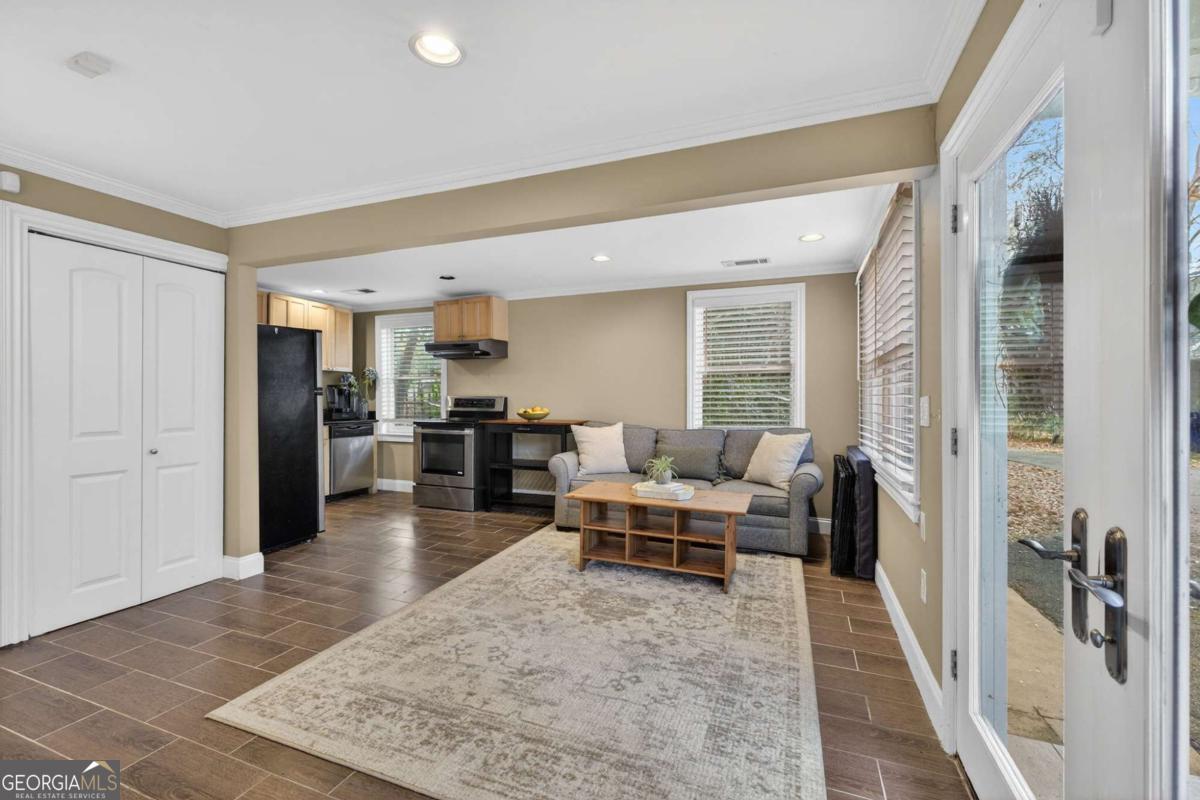 1040 Lindridge Drive NE Atlanta GA 30324