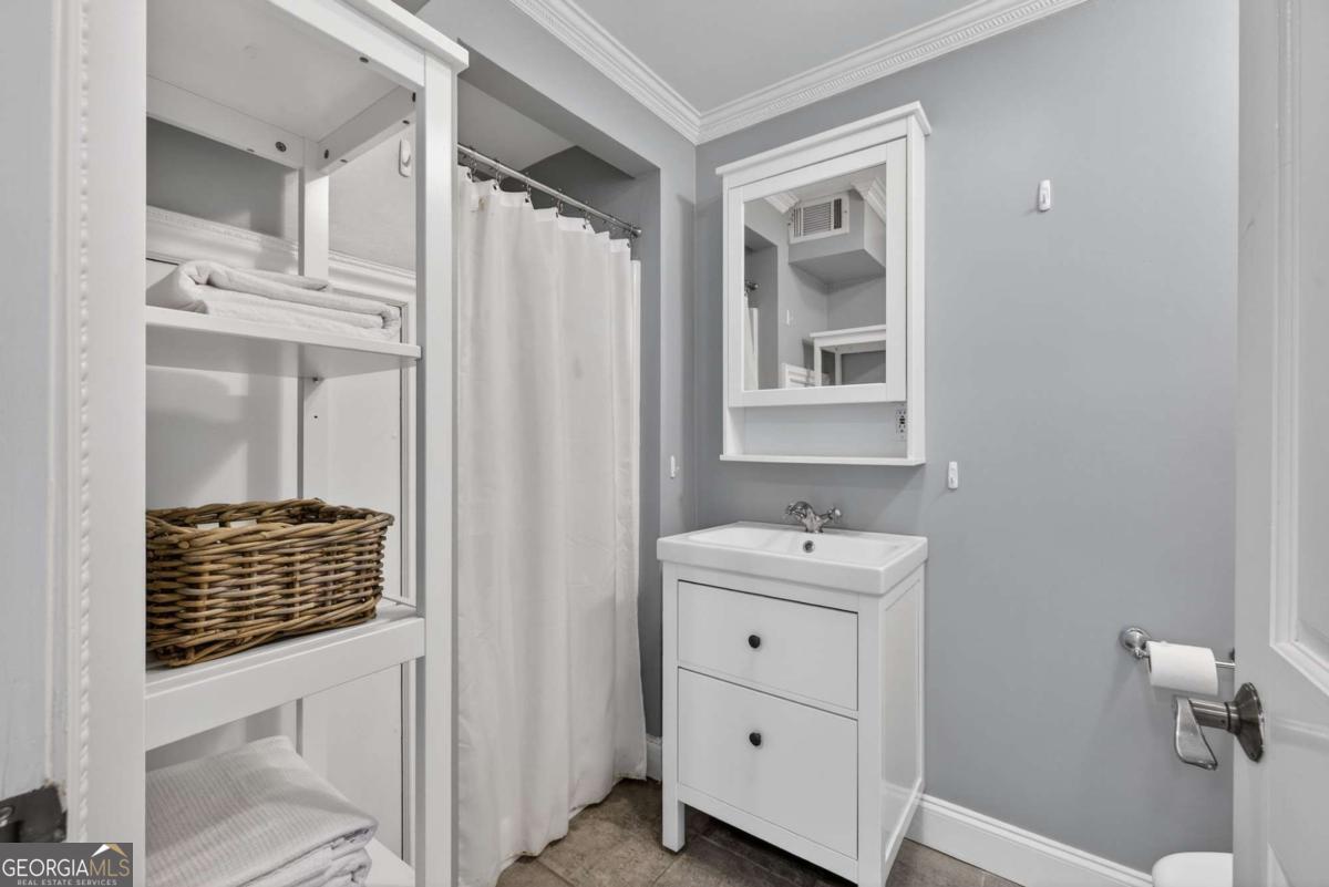 1040 Lindridge Drive NE Atlanta GA 30324