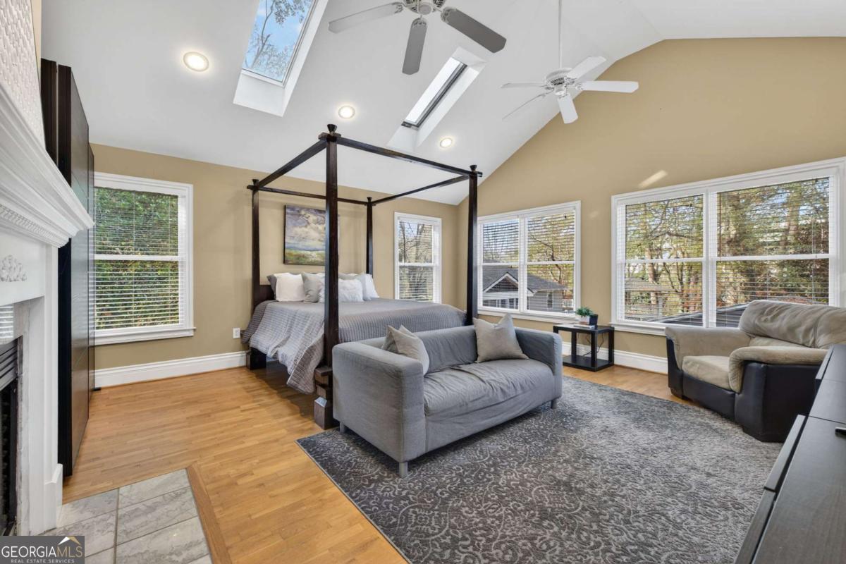 1040 Lindridge Drive NE Atlanta GA 30324