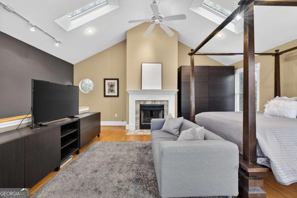 1040 Lindridge Drive NE Atlanta GA 30324