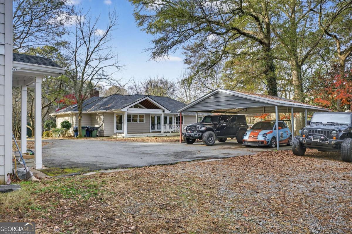 1040 Lindridge Drive NE Atlanta GA 30324