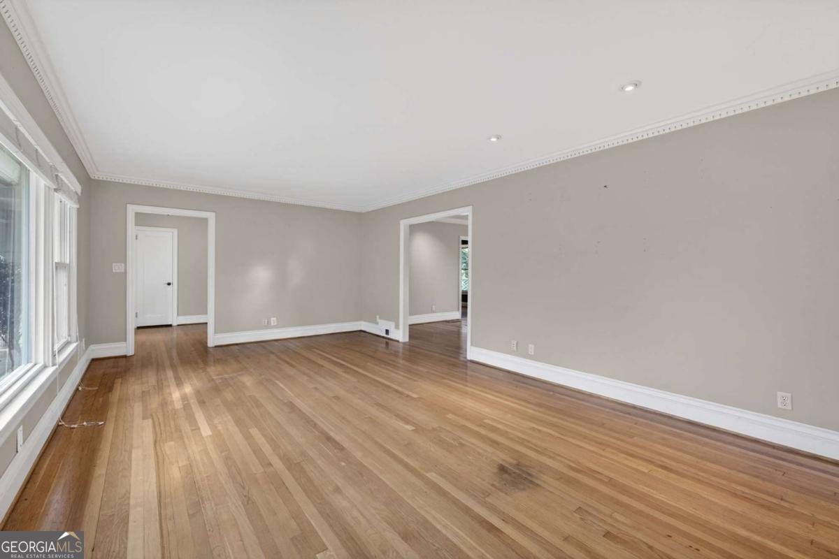1040 Lindridge Drive NE Atlanta GA 30324