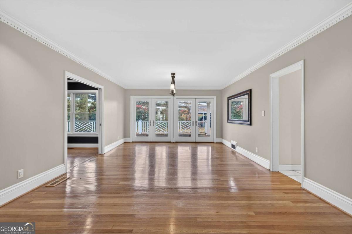 1040 Lindridge Drive NE Atlanta GA 30324