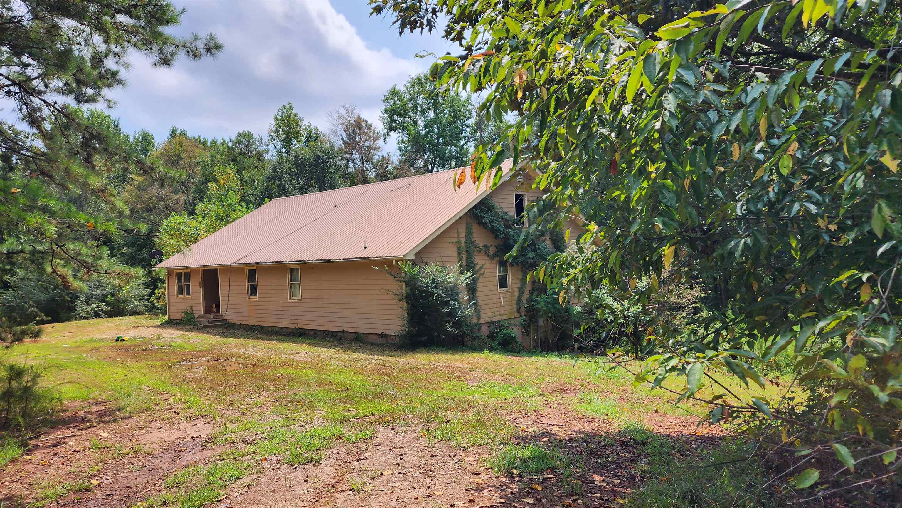 1661 Friendship Road Hoschton GA 30548