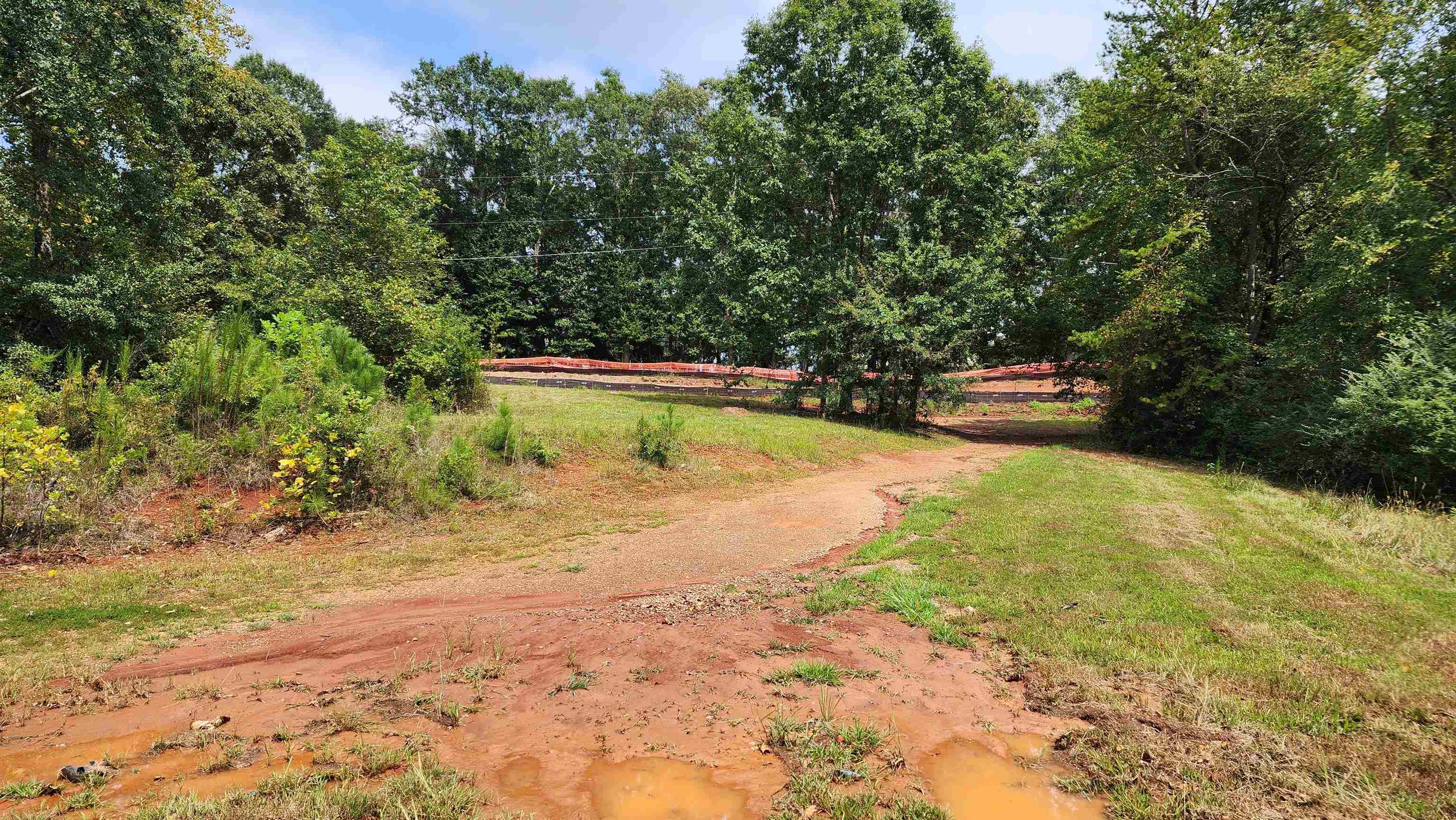 1661 Friendship Road Hoschton GA 30548