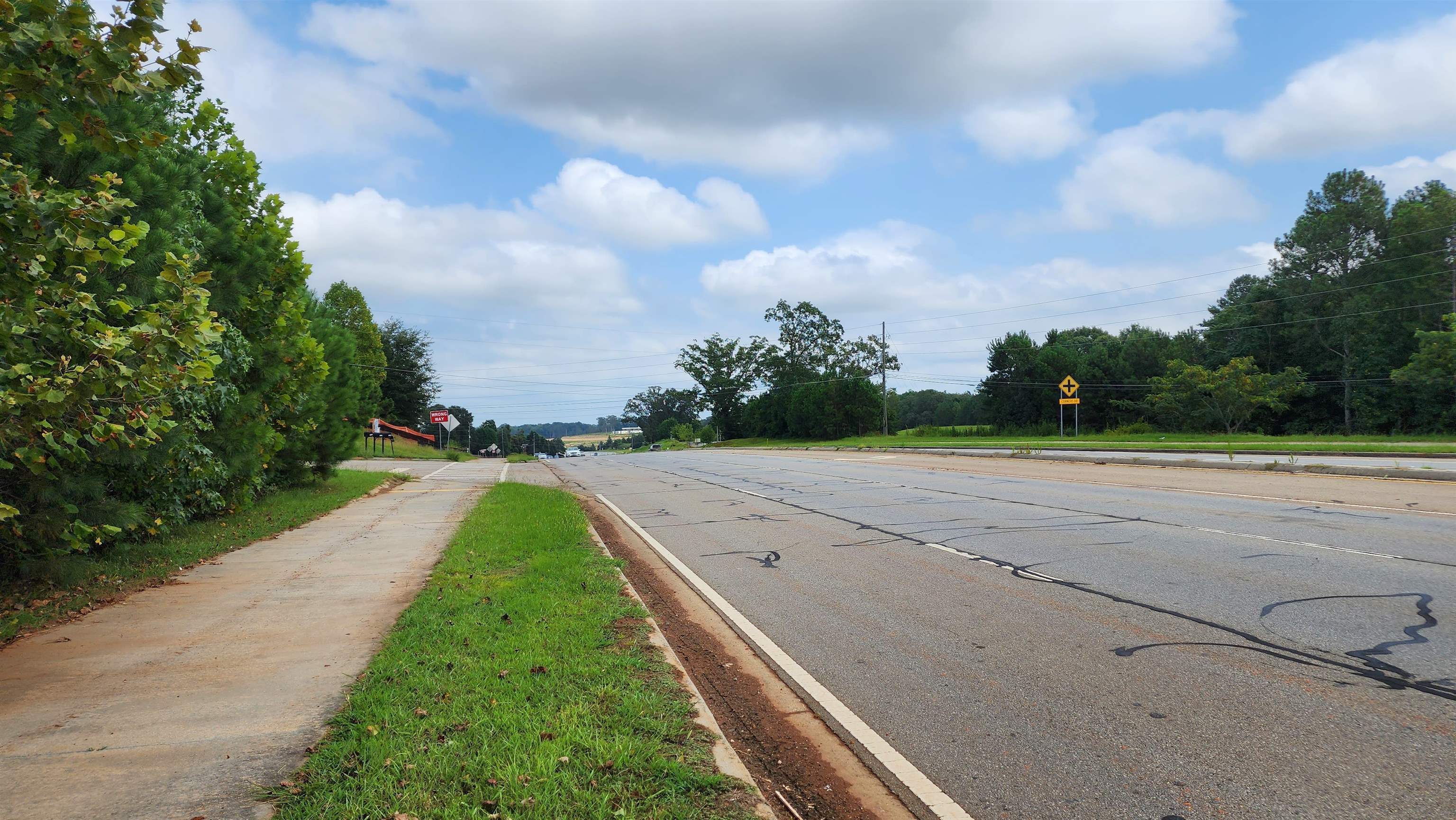 1661 Friendship Road Hoschton GA 30548