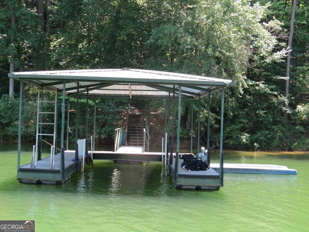 237 Waters Edge Court Martin GA 30557