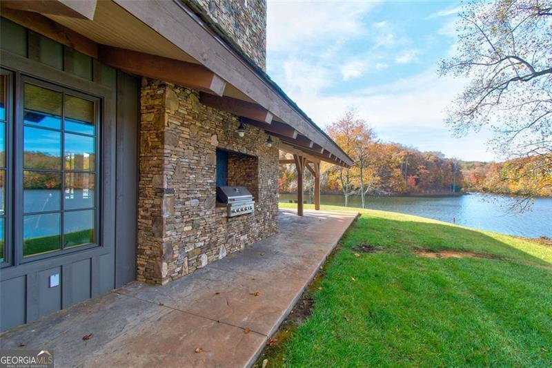 228 Stone Cliff Trace Cleveland GA 30528