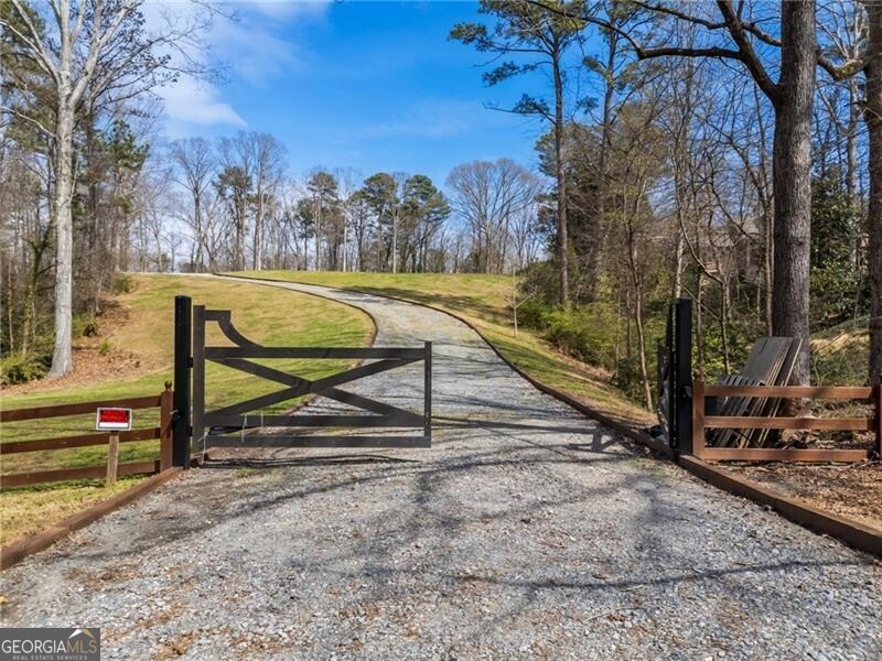 4931 Rebel Trail Atlanta GA 30327