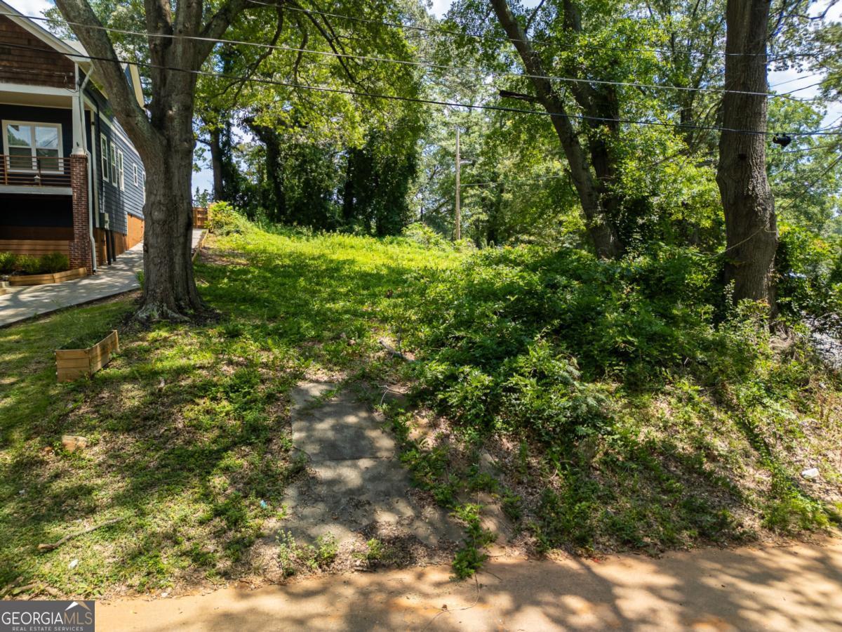 1981 Lois Place Atlanta GA 30318