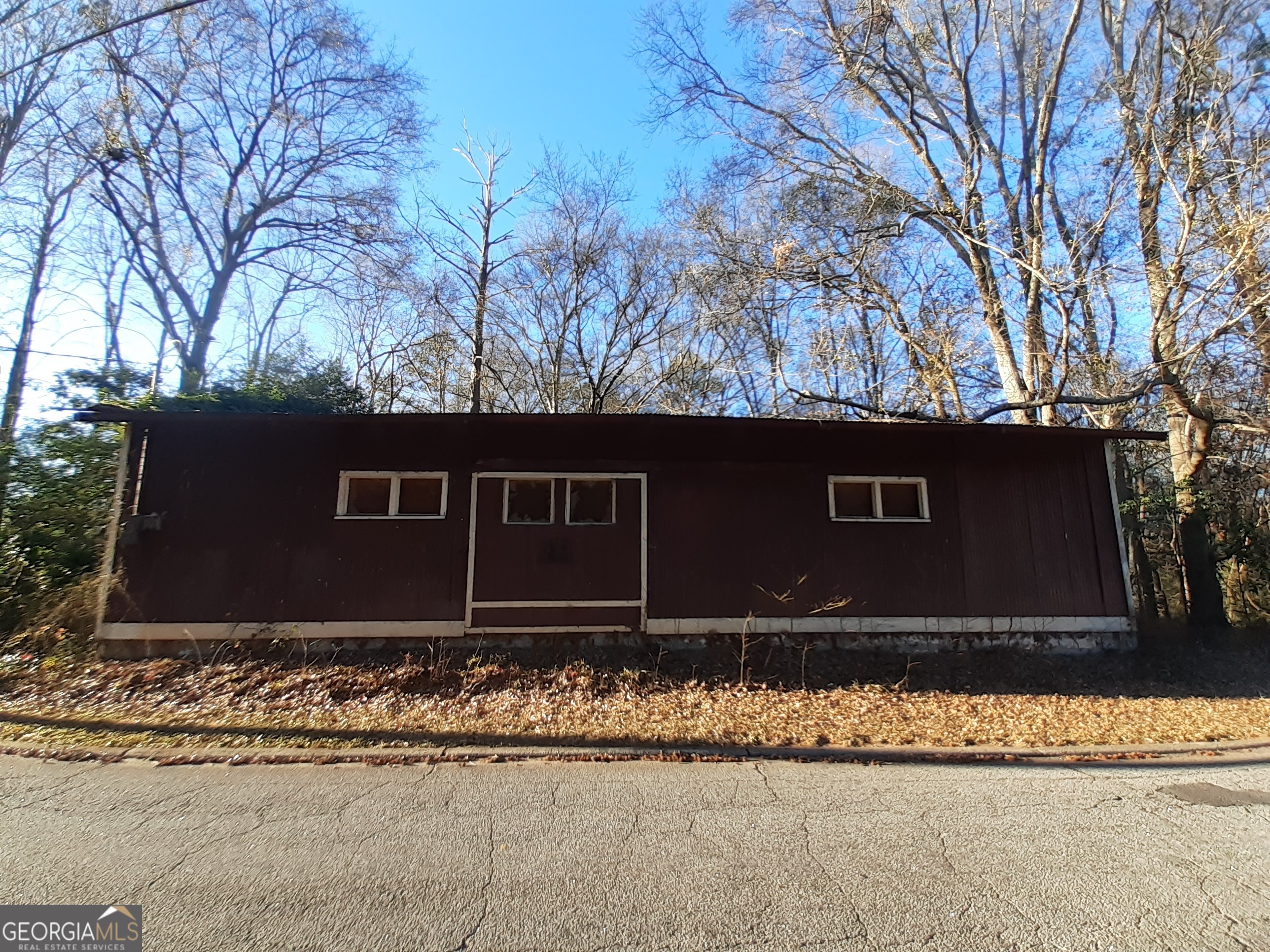 33 V C Street Newnan GA 30263